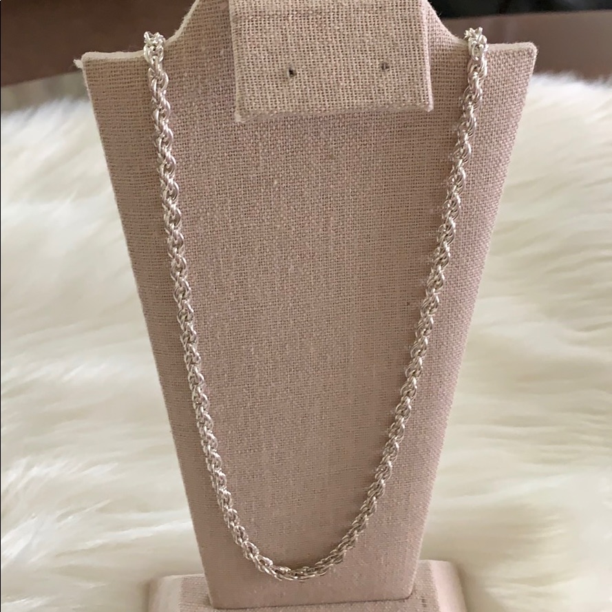 Silver Tone Flat Link Woven Chain Necklace Almay 12$